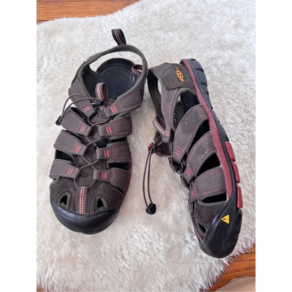 Keen Clearwater CNX  Water Outdoor Hiking Sandals Brown/Red Closed-Toe 9.5